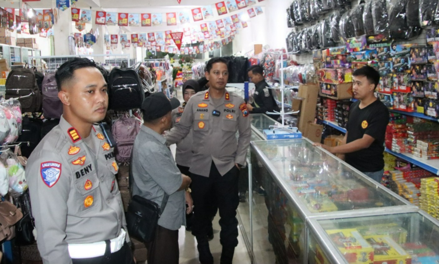 Polres Sumenep Larang Warga Bermain Petasan