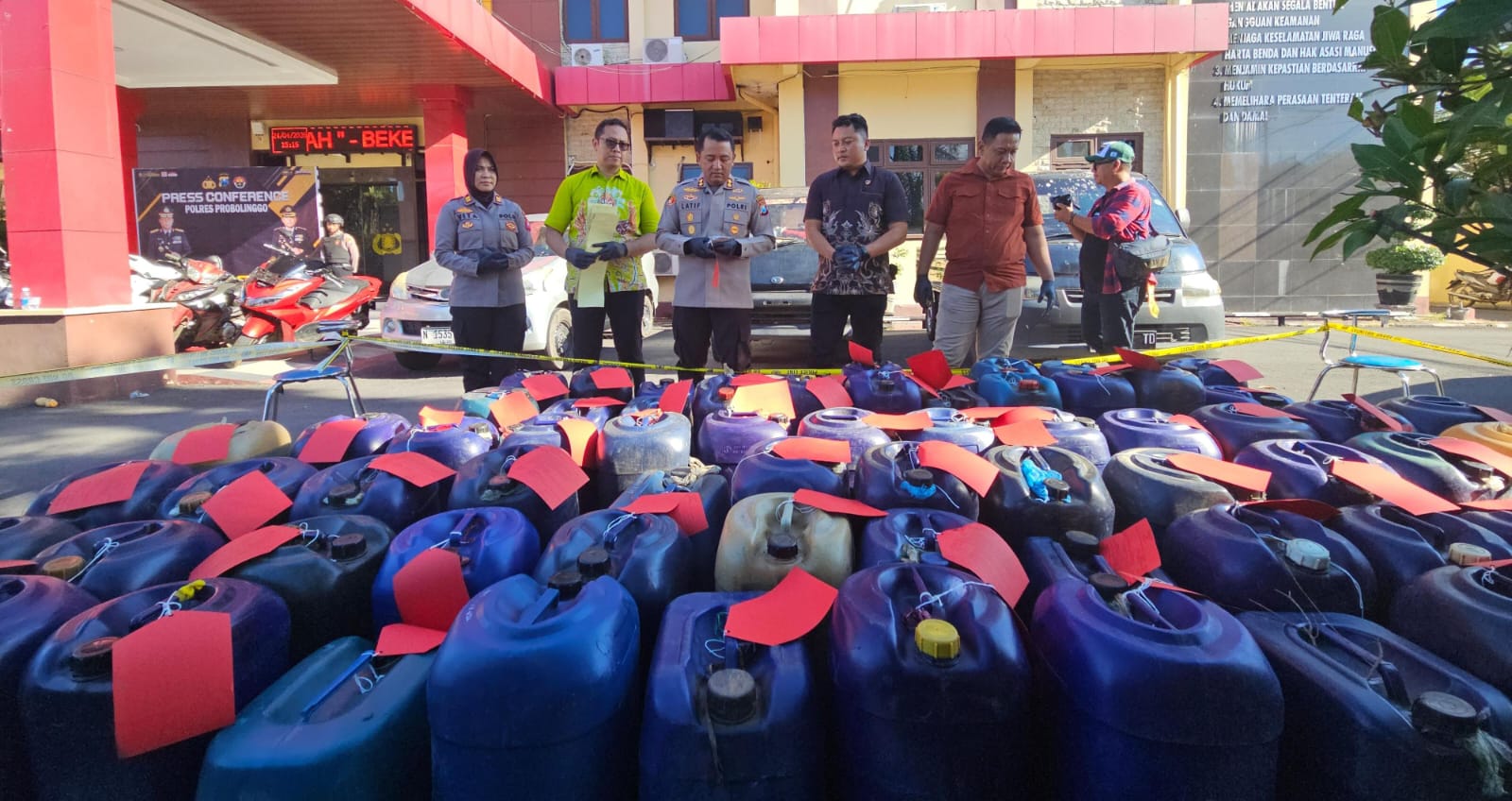 Polres Probolinggo Ungkap Penyalahgunaan BBM Bersubsidi, 7 Tersangka Diamankan