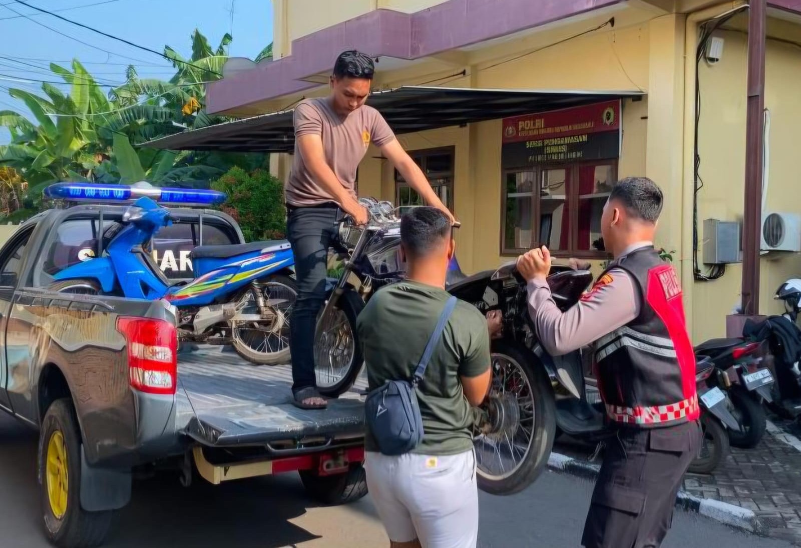 Polres Probolinggo Bubarkan Balap Liar di Dringu, Puluhan Motor Diamankan