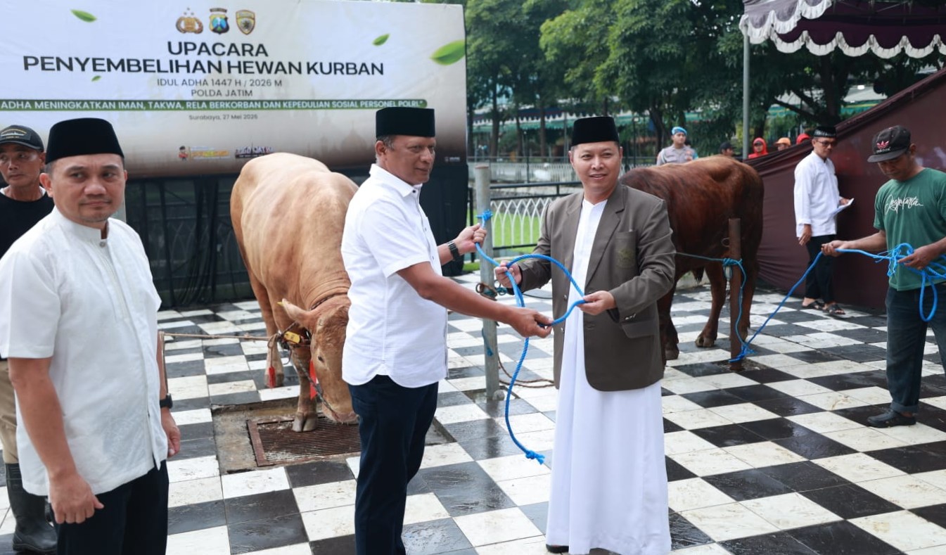Iduladha 1447 H Polda Jatim Salurkan Ratusan Hewan Kurban untuk Masyarakat