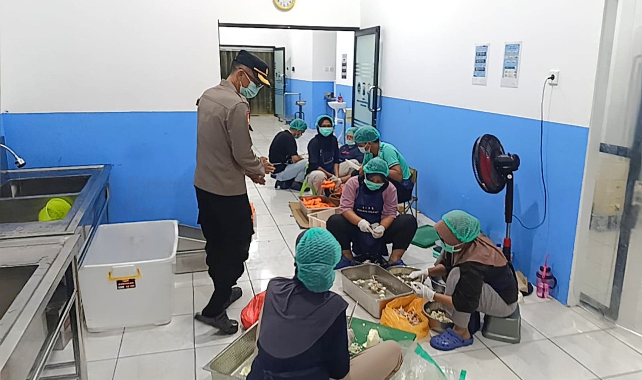 Polres Ngawi Cek SPPG Ketanggi, Tekankan SOP hingga Zero Accident