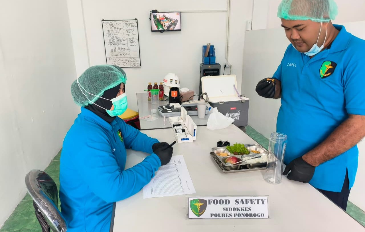Polres Ponorogo Libatkan Sidokkes Pastikan Makanan Program MBG Aman Dikosumsi