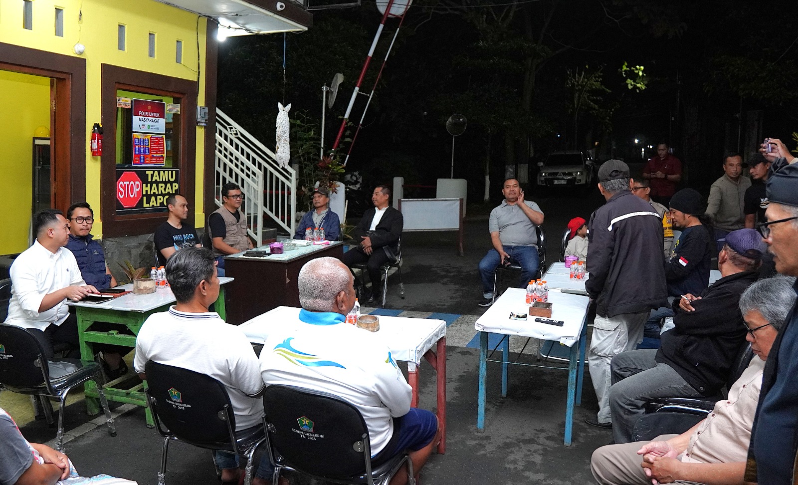 Sambang Poskamling, Kapolresta Malang Kota Serap Aspirasi dan Beri Kemudahan Pelayanan Publik