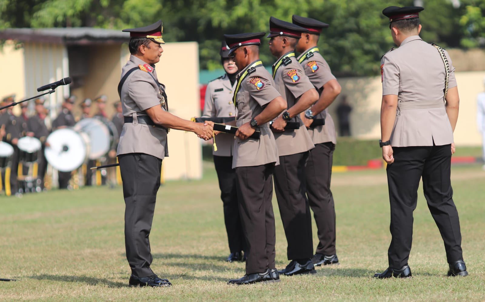 Anak Buruh Tani Jadi Lulusan Terbaik Predikat Cendekia Bintara Brimob di SPN Polda Jatim