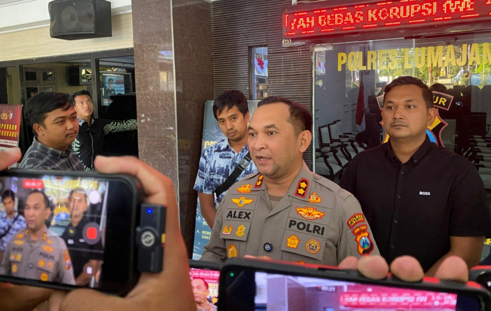 Polres Lumajang Amankan Dua Tersangka Perampokan Toko Kelontong Senduro
