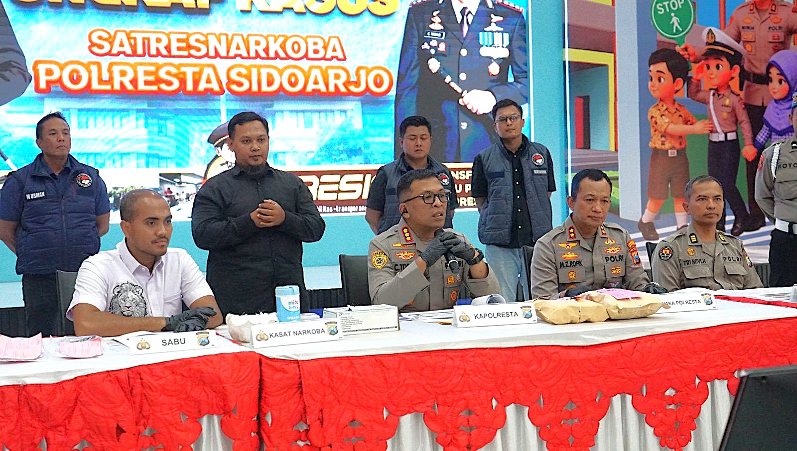 Polresta Sidoarjo Ungkap Peredaran Narkotika Jaringan Internasional, Dua WNA Diamankan