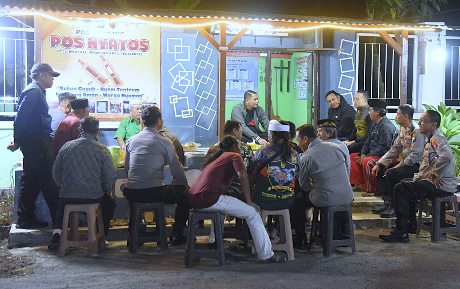 Kapolres Bondowoso Blusukan ke Pos Ronda Bukti Sinergitas Polri dengan Masyarakat untuk Kamtibmas