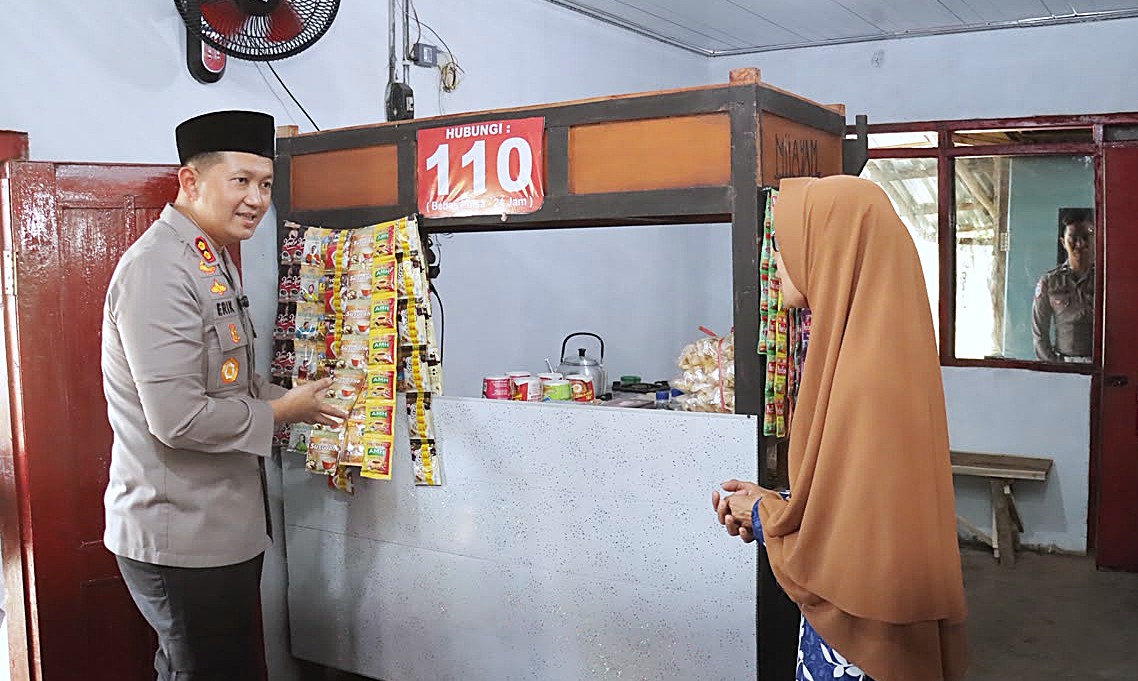 Dukung UMKM, Polres Magetan Renovasi Warung Bu Tiyem di Hari Bhayangkara ke-80