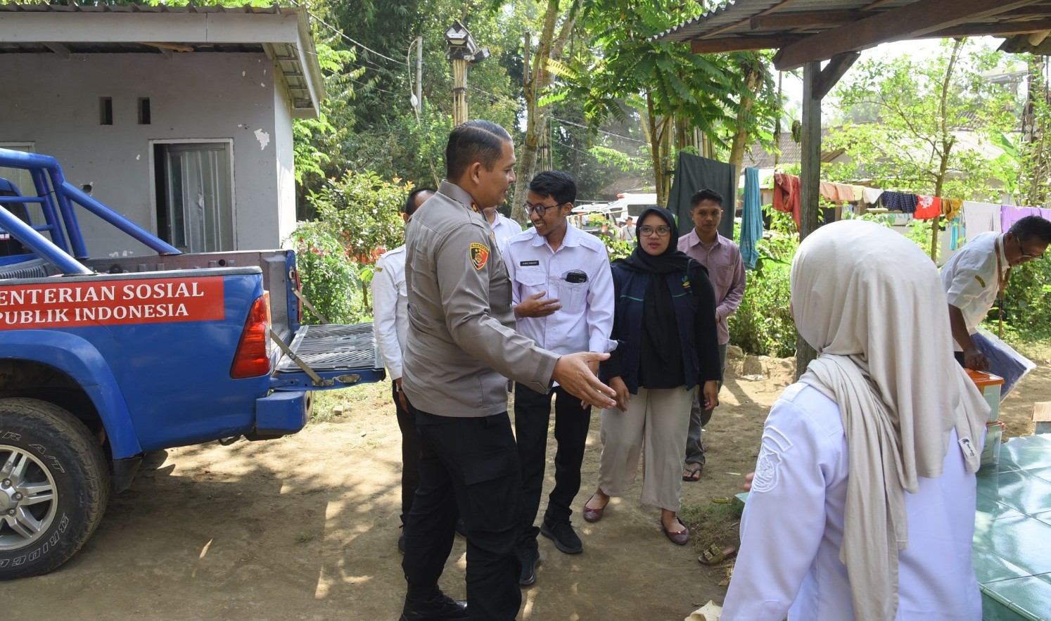 Empati Tanpa Batas, Polres Bondowoso Dampingi Keluarga Bayi Kembar yang Kehilangan Ibu Pascamelahirkan